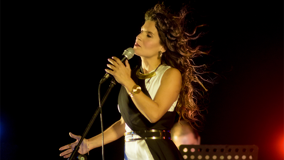 Τα τραγουδια των αγωνων – Μπεττυ Χαρλαυτη